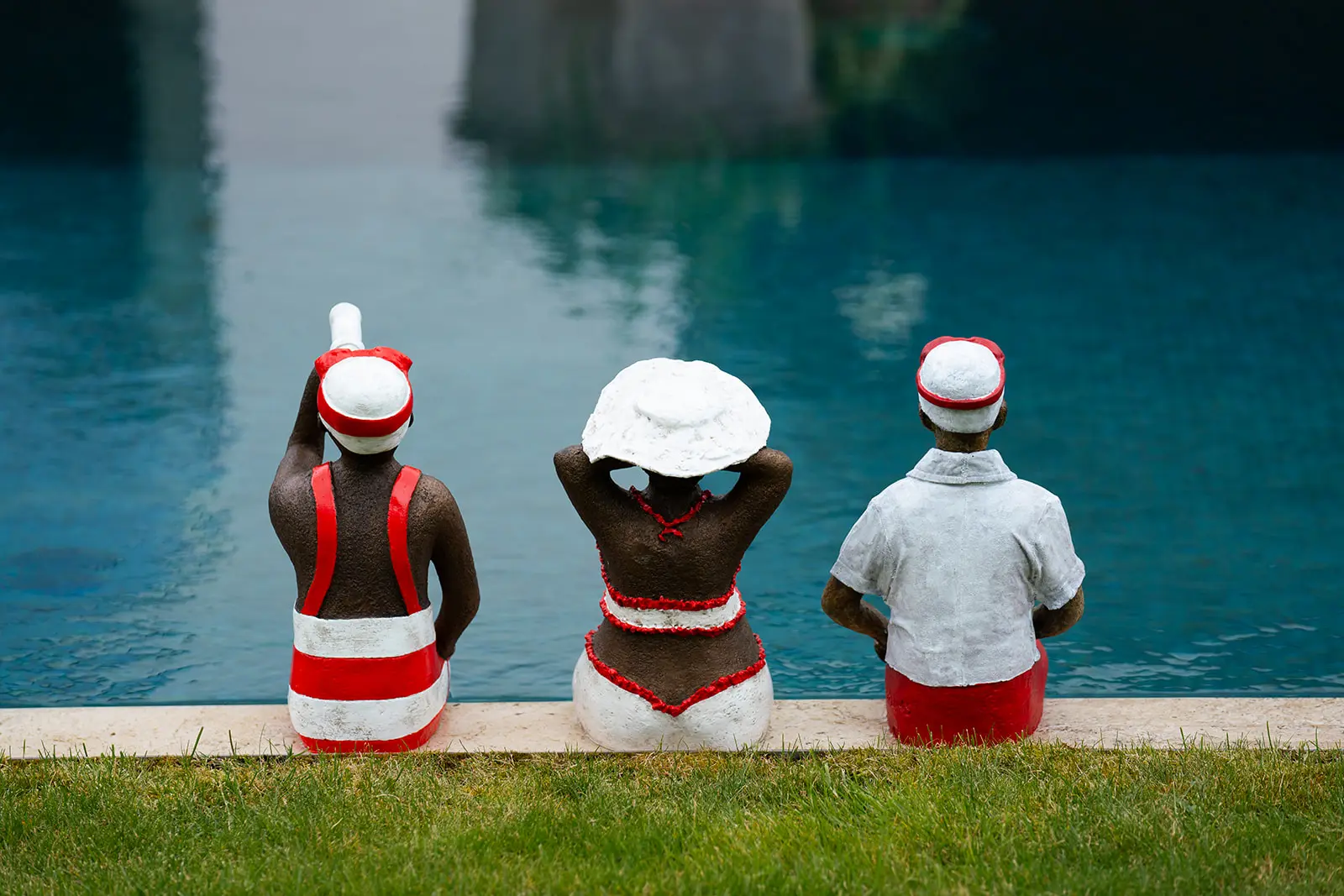 Tuinbeelden Aan het water Veerle De Vos Kunstenares Dikke Madammen